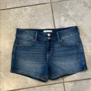 NEW! Abercrombie Kids Mid-Rise Shortie Denim Shorts 17/18 Girls